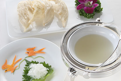 Bird's Nest Soup (燕窝汤) - a delicate, prized delicacy