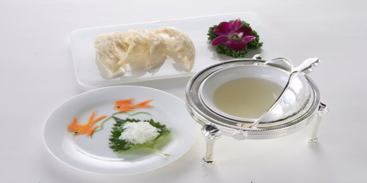¥22,000 コース — 清湯燕菜、黄燜魚翅(80g)、宮保龍蝦など全9品